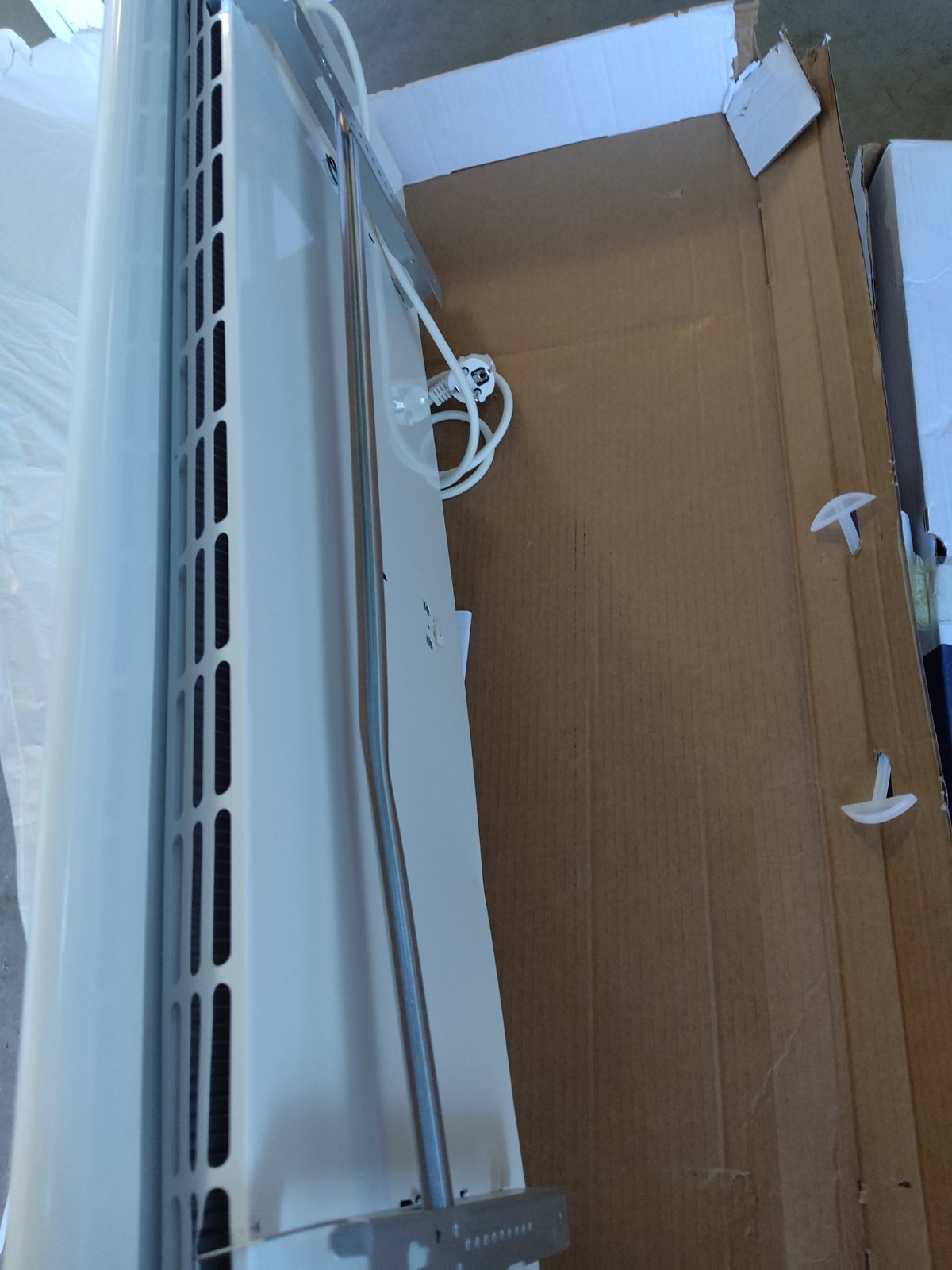 Zweite Wahl - Adax neo Elektroheizung - 1.400 Watt 37cm (h) x 105cm (b)-Weiß