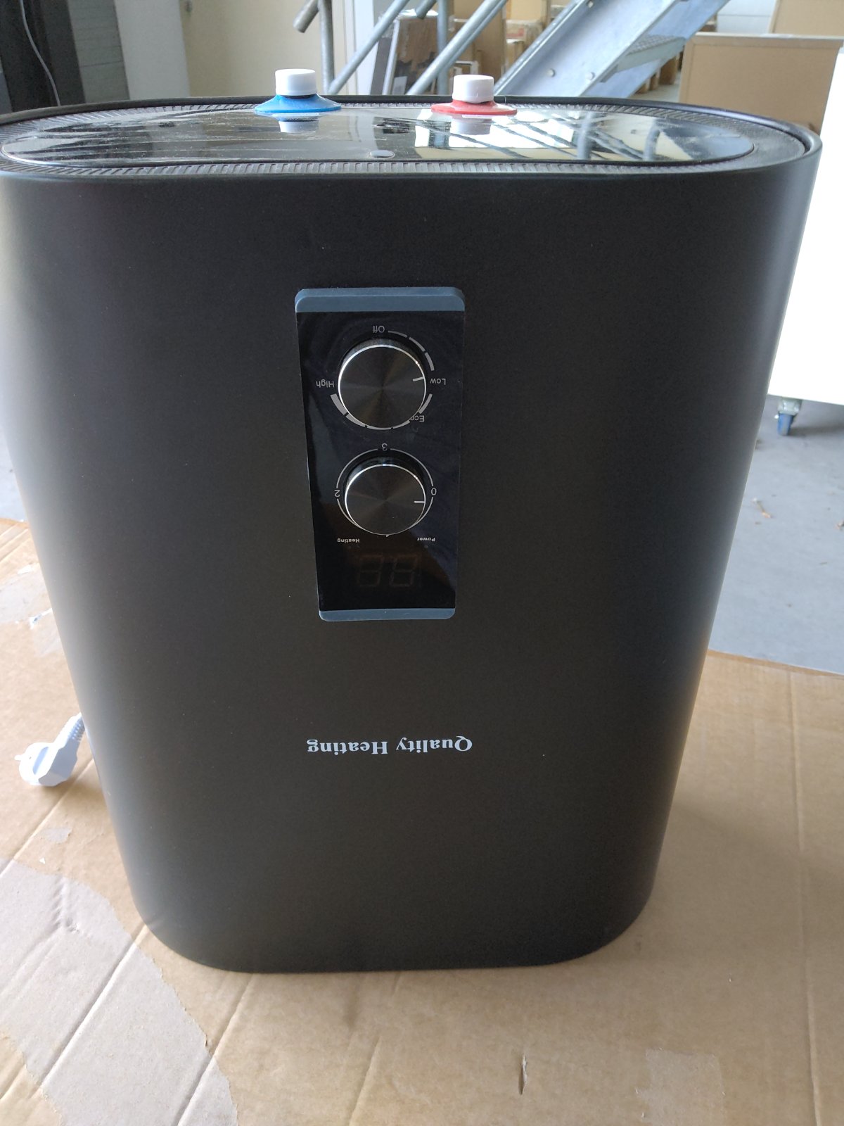 Zweite Wahl - 30 Liter QH Dual Elektro-Warmwasserspeicher mit digitaler Bedienung - Default