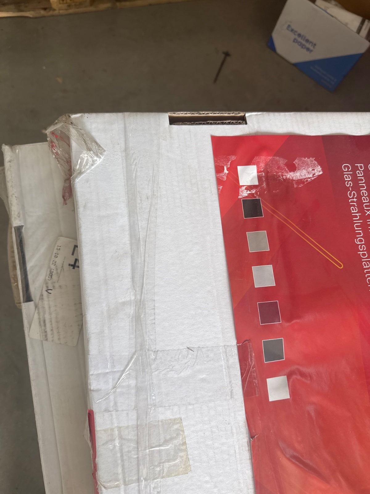 Zweite Wahl - Ecosun GS-Serie Infrarotpaneele weiß oder schwarz, Wand- oder Deckenmontage - Abmessungen: 60 x 60 cm, 300 Watt; Ausführung: Weißglas; Handtuchhalter: Ohne Handtuchhalter und Zubehör (nur das Paneel)