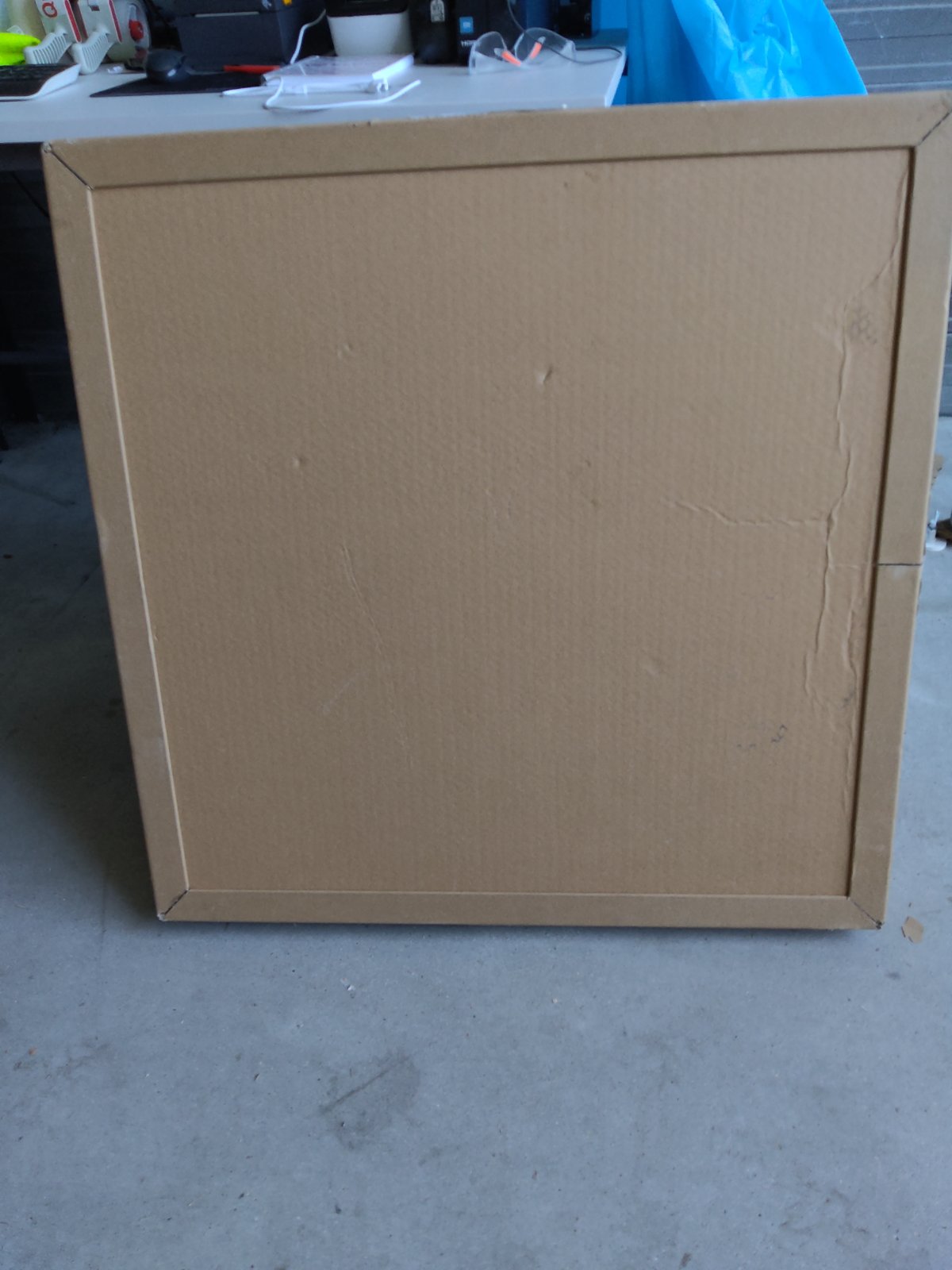 Zweite Wahl - Rundspiegel 80 cm mit goldenem Rahmen, LED-Beleuchtung und Antibeschlag-Funktion - Standard