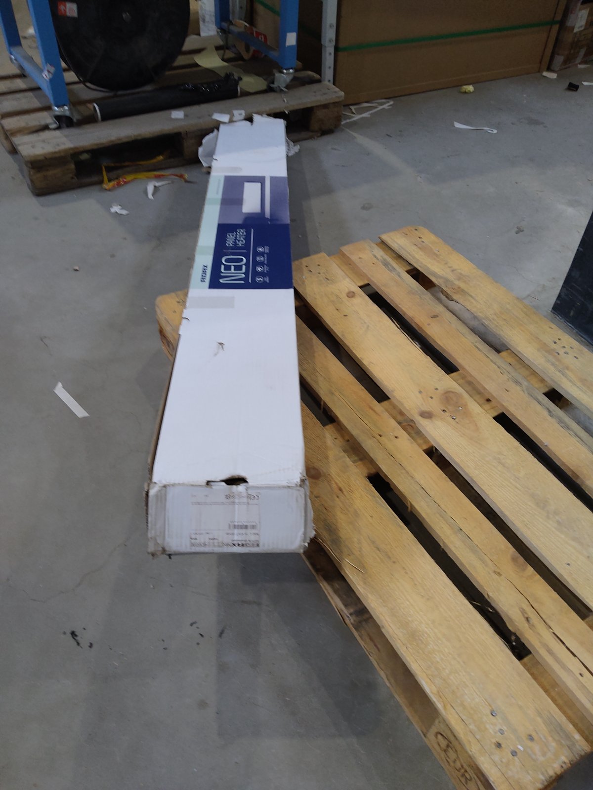 Zweite Wahl - Adax neo Wifi Elektroheizung - 1.400 Watt 21 x 186 cm