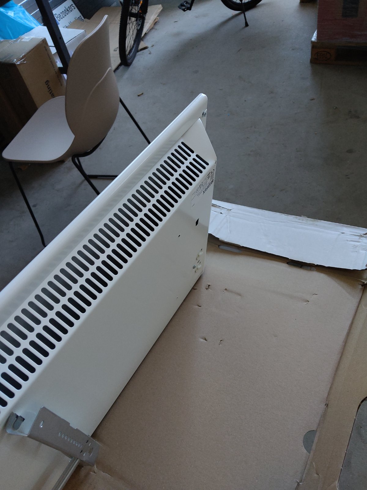 Zweite Wahl - Adax neo Wifi Elektroheizung - 2.000 Watt 33cm x 143cm