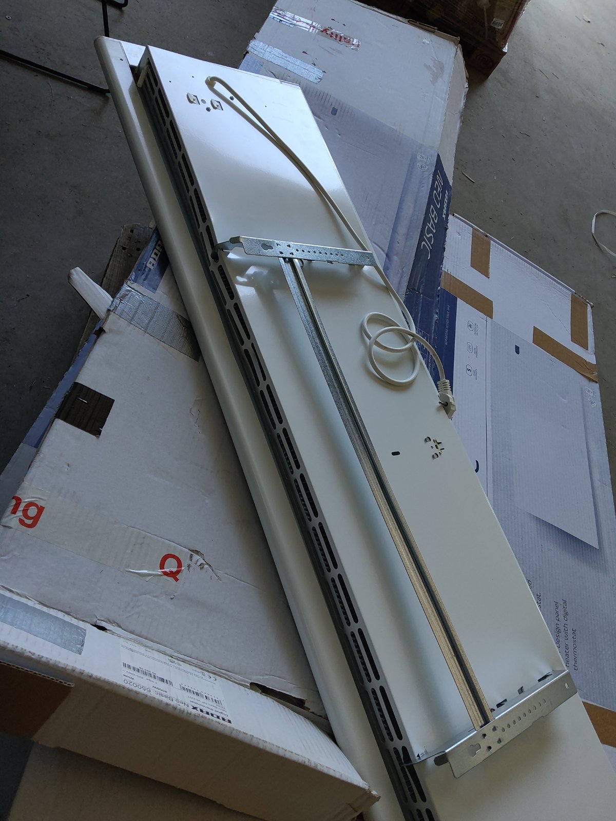 Zweite Wahl - Adax neo Elektroheizung - 2.000 Watt 37cm (h) x 140cm (b)-Weiß