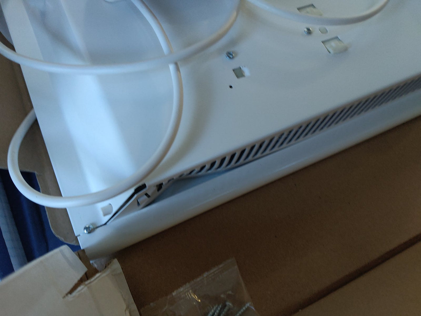 Zweite Wahl - Adax neo Wifi Elektroheizung - 2.000 Watt 33cm x 143cm
