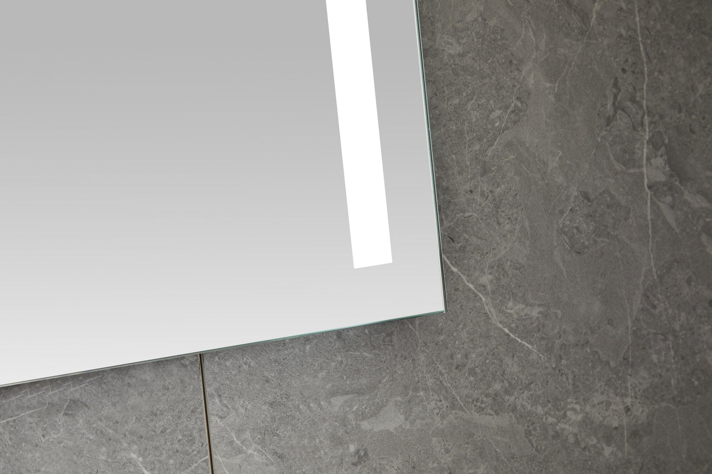 Spiegel 60 x 100 cm ohne Rahmen, eingebaute LED-Beleuchtung und Antibeschlag-Funktion