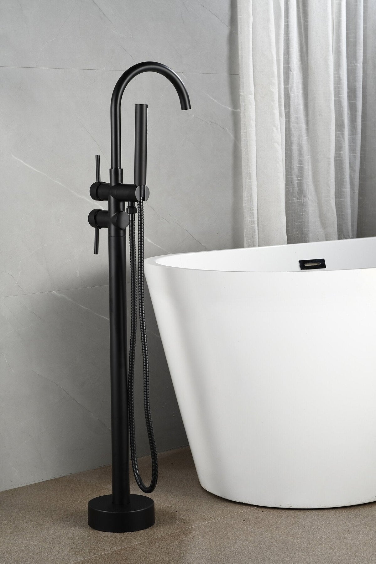 Standarmatur für Badewanne – Handbrause inklusive – Mattschwarz